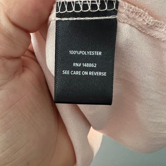 Torrid Crepe Smocked Blouse in pale pink size 5x - Picture 5 of 6